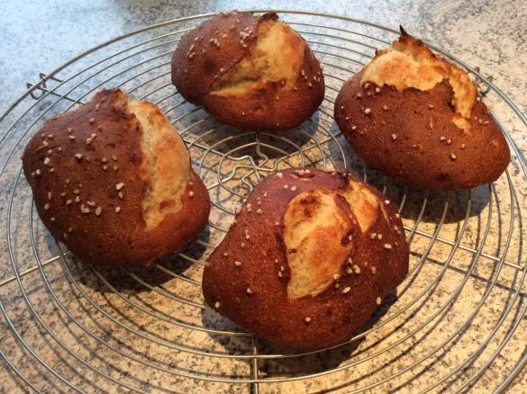 Ede's Laugenkracher, Laugenbrötchen