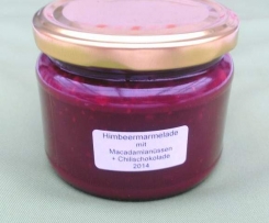 Himbeermarmelade mit Macadamianüssen und Chilischokolade