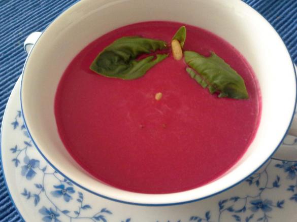vegane kalte Rote-Bete-Suppe