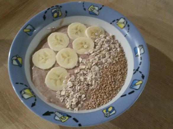 Smoothie-Bowl Schoko-Nuss
