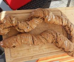 Mediterranes Zwirbelbrot (mit getrockneten Tomaten und Oliven)