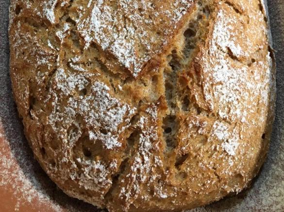 Bauernbrot im Römertopf