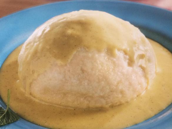 Dampfnudel mit Vanillesauce