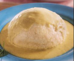 Dampfnudel mit Vanillesauce