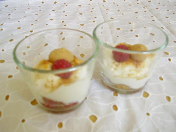 Amarettini-Himbeer-Dessert