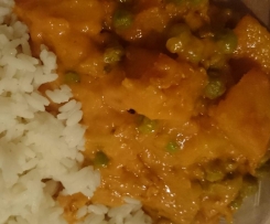 Linsen, Erbsen und Kartoffel Curry