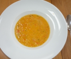Fischsuppe mit Glasnudeln und Gemüse