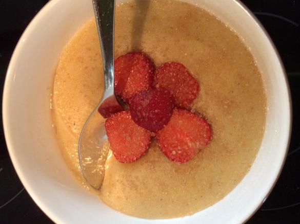 Grießbrei aus Polenta (Maisgrieß) -glutenfrei