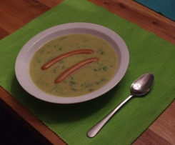 Erbsensuppe mit frischen Erbsen