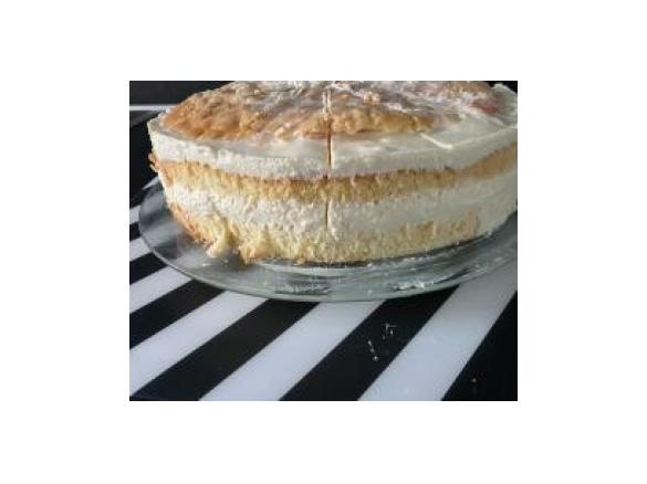 Käse-Sahne-Torte (3-stufig mit Eierlikör)