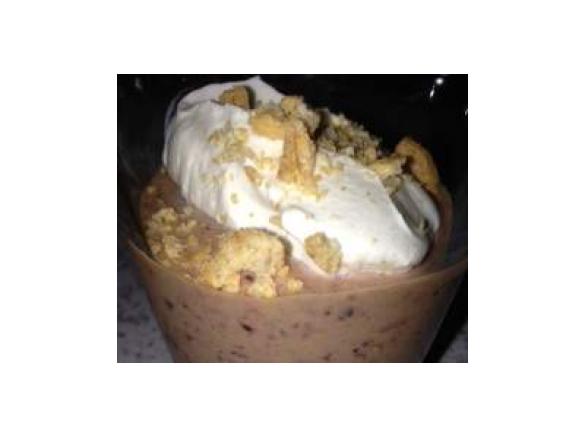 Erfrischendes Pflaumen-Amarettini-Trifle