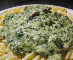 Spinat-Gehacktes-Soße für Nudeln