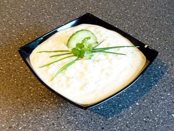 leichtes Tzaziki /Kräuterquark /Kartoffelcreme