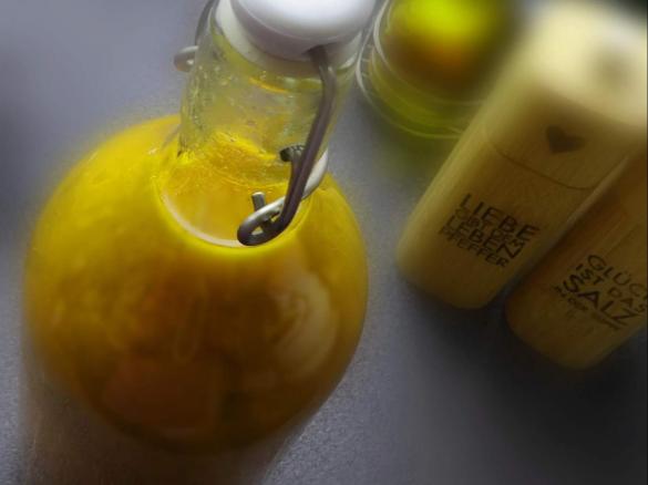 Passionsfrucht-Essig aus frischen Früchten