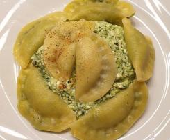 Ravioli mit Spinat-Ricotta-Füllung