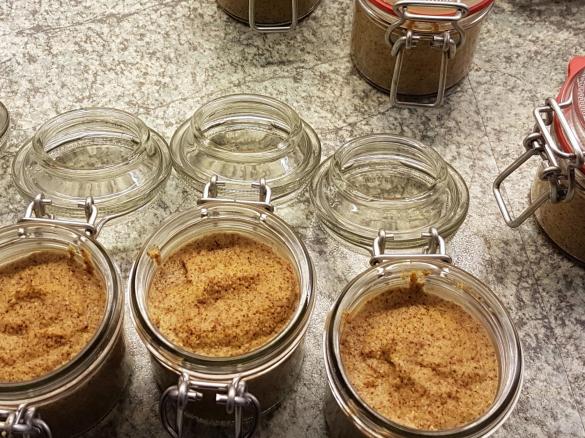 Bier-Honig-Chili Senf