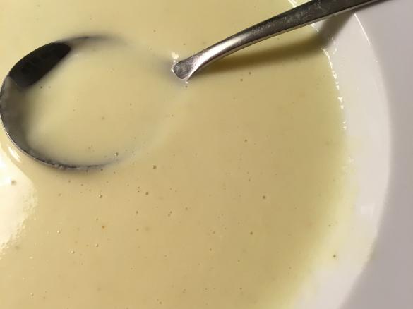 einfachste und leckerste cremige Blumenkohlsuppe - fettarm