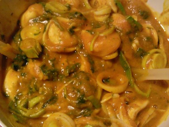 Kürbissauce mit Spinat - leicht scharf - perfekt zu Tortellini - vegan - veggie - vegetarisch - gesund