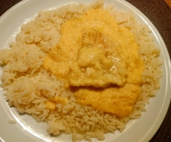 Scharfes Putenschnitzel mit Zwiebel-Käse-Soße