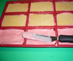 Joghurt Erdbeere Sandwich Eis ++++ außer Melone geht jede Frucht.