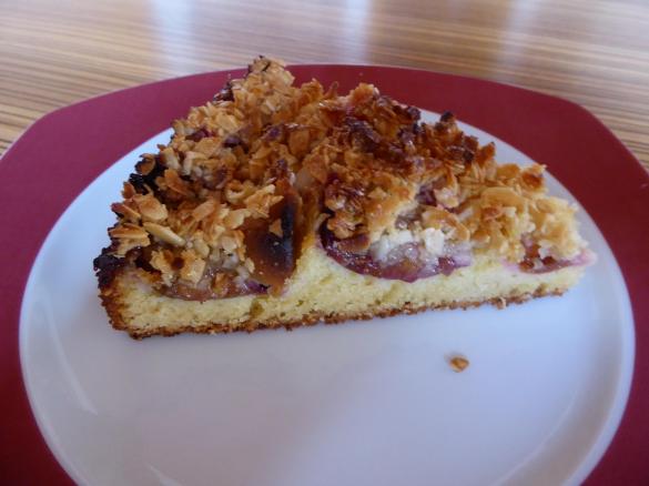 Zwetschgenkuchen mit Marzipan und Mandelguß