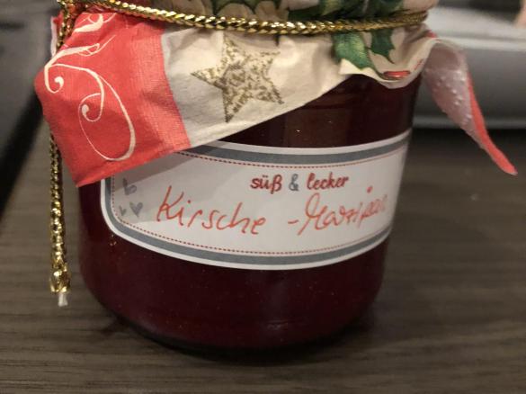 Kirsch-Marzipan-Marmelade