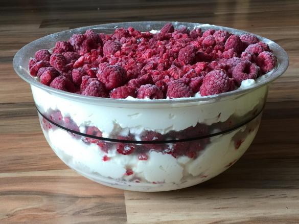 Himbeer Baiser Sahne Traum