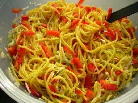 Spaghettisalat mit Currydressing