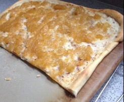 Süsser Flammkuchen mit Äpfeln