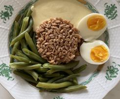 Dinkel mit grünen Bohnen und Currysauce