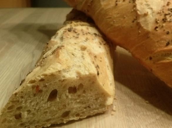 Baguett mit Pfefferkruste--kalte Führung