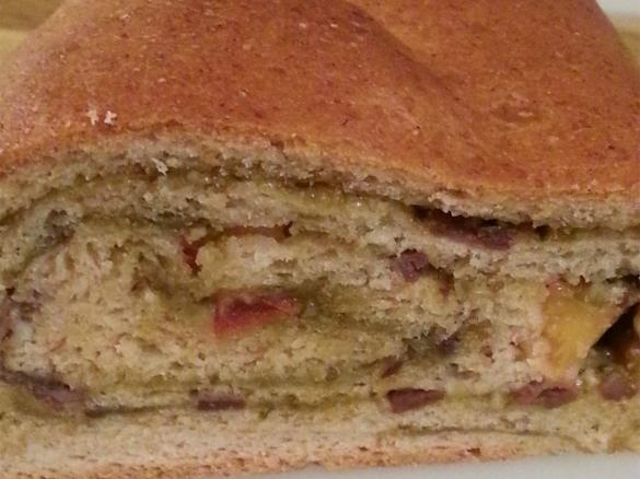 Striezel mit Pesto herzhaft und lecker