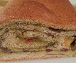 Striezel mit Pesto herzhaft und lecker