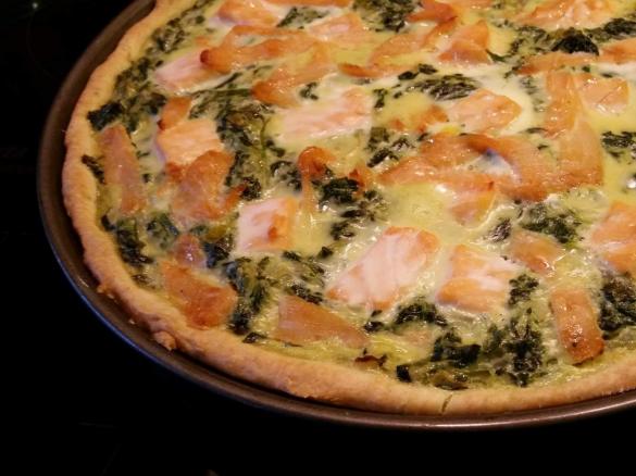 Lachs-Spinat-Quiche mit Kräutermürbeteig