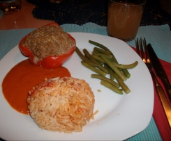 "All-In-One" gefüllte Paprikaschoten mit Tomatenreis