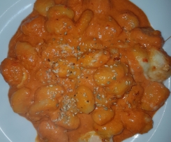 Gnocchi in Paprika-Tomatensauce