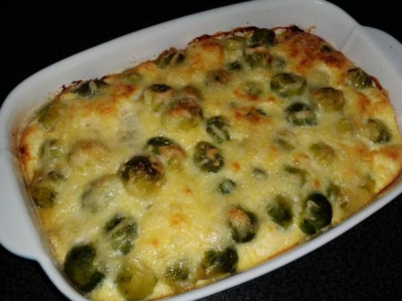 Schneller Rosenkohl-Auflauf Low Carb