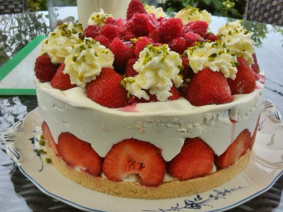 René s.Erdbeer-Frischkäse-Torte..