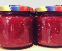 Rhabarber-Himbeer-Marmelade göttlich :)