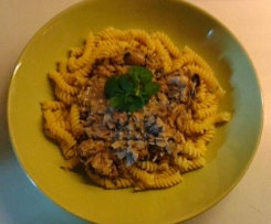 Nudeln oder Reis mit Pilz-Bolognese