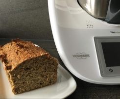 Eiweissbrot mit Karotten und Mandeln