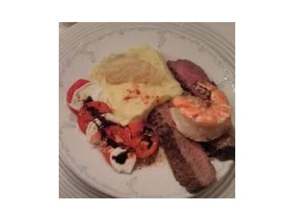 Amerikanisches Kartoffelpüree mit geröstetem Knoblauch