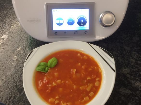 Tomaten-Zwiebel Nudeln a la Chefdario