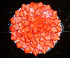 Erdbeertorte mit Waldmeister-Bisquit