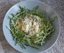 Tagliatelle mit al Limone Sauce im Ruccolabett