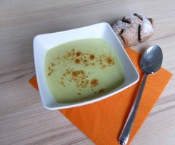 Pfiffige Zucchinicurrycremesuppe