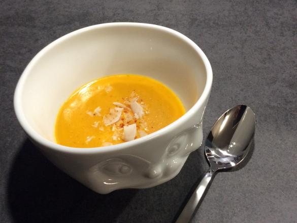 Kürbis-Mango-Kokos Suppe