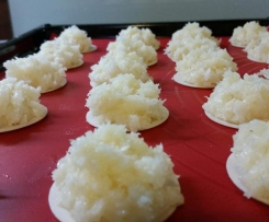 Saftige Kokosmakronen/Kokosbusserl