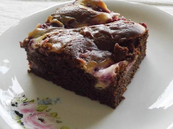 Marmorierte Brownies mit Himbeeren (sehr schokoladig)