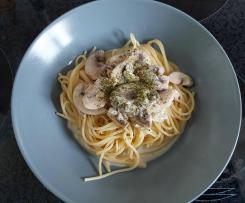 Nudeln mit Champignonsosse